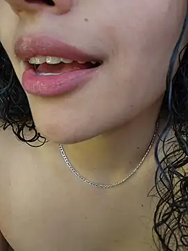 Lucy_Marin live cam on StripChat
