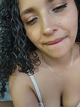Lucy_Marin webcam
