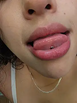 Lucy_Marin webcam