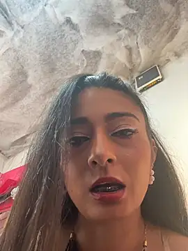 IsabellaMariet live cam on StripChat