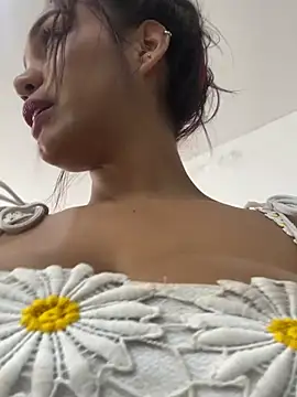Sara-77 webcam