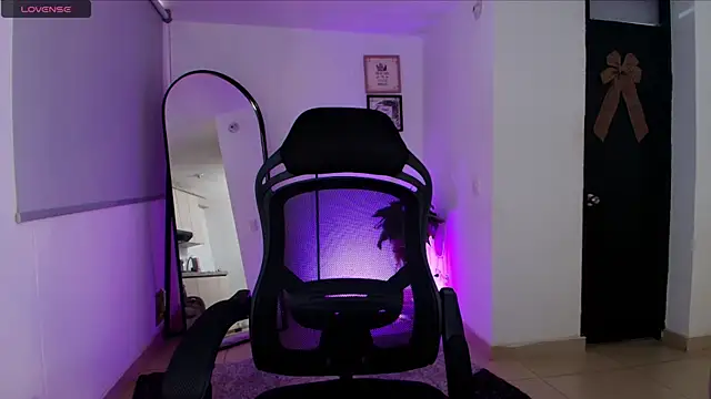 vianca_cruzz (T young) - finger in asshole