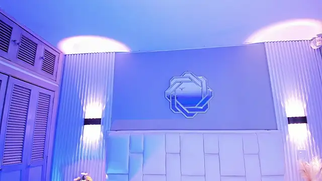NanaOsaky webcam