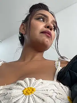 Sara-77 webcam