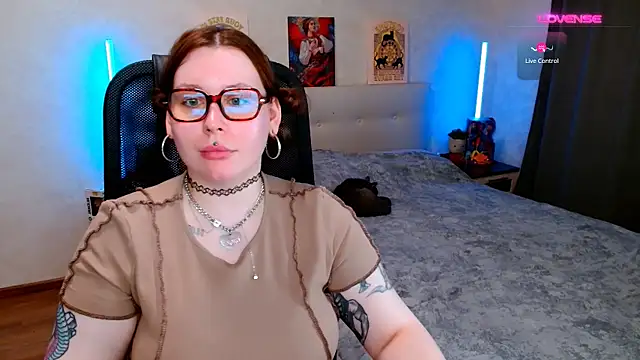 ur_geekgirl webcam