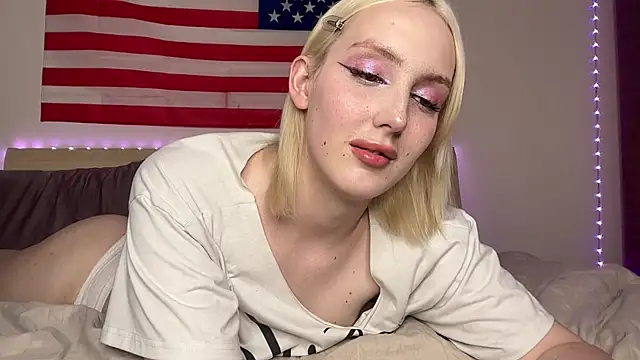 llinabarbie Live Webcam on Stripchat