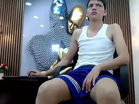 AlejoBussnek live sex cam