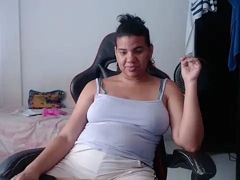 Adriana_0312 webcam