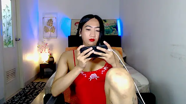 LovelyQueen69 webcam