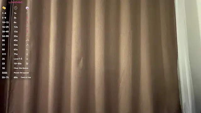 Ur_neighbor_Kira webcam