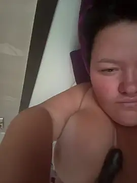 SunnyLeila2101 webcam