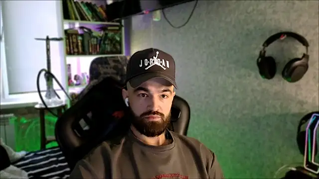 _Serious_Man webcam