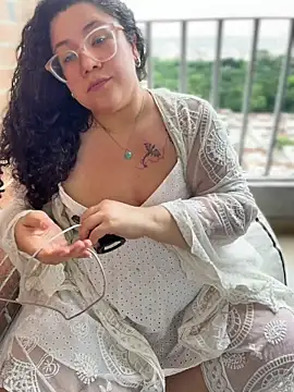 CurlyMilf_Vannexxxa webcam