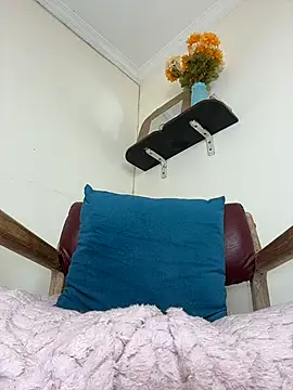 LilaRvsh webcam