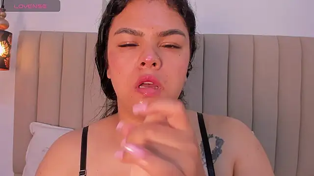Stephi_Moon webcam