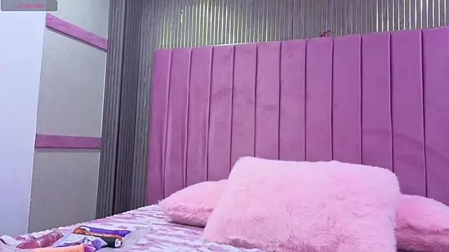 Kaely-Burning webcam