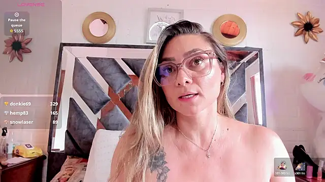 annie_vega17_ webcam