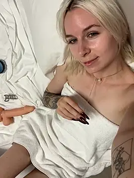 Naomi_Nocturn