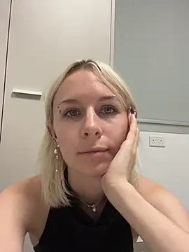 Naomi_Nocturn live sex cam