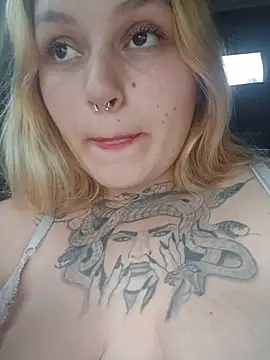 Aninhababyy live sex cam