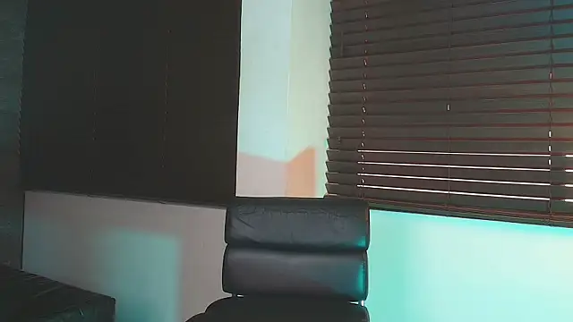 Tyler_Mcrey live cam on StripChat
