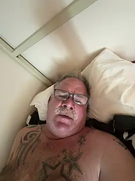 Caesar_Baxter webcam