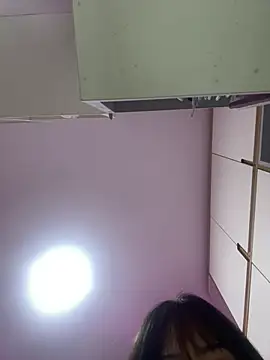 Lov3lily webcam