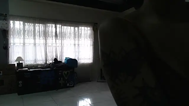 AlinaWoolf_ webcam