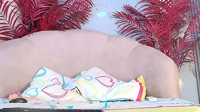 KatiiaVega webcam