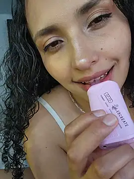 Lucy_Marin webcam