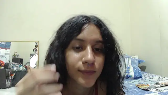 AlinaWoolf_ webcam