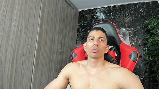 Erik_castle webcam