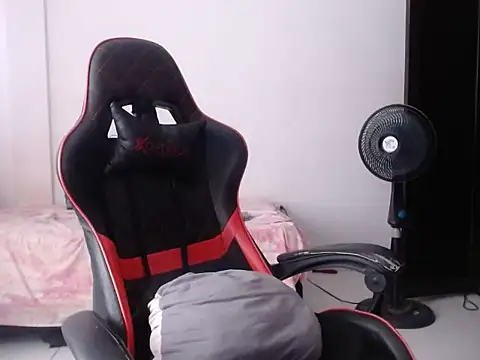 Adriana_0312 webcam