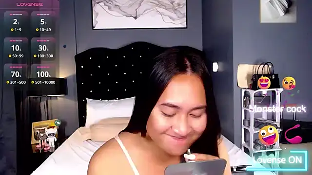 HOTTESTCANDYTS live sex cam