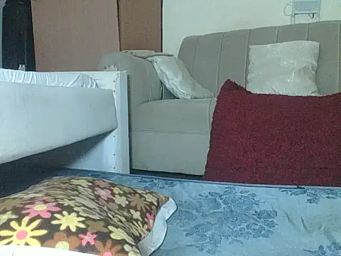 Sexyblackgold live cam on StripChat