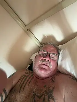 Caesar_Baxter webcam