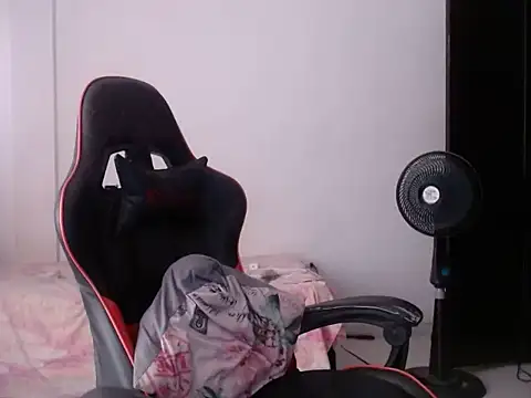 Adriana_0312 webcam