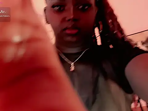 Hugemonsterblack webcam