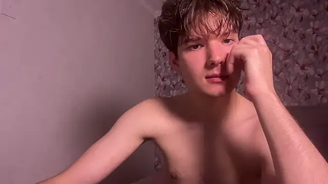 tomasdickpick (M twink) - take off a T-shirt