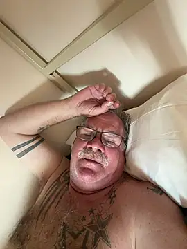 Caesar_Baxter webcam