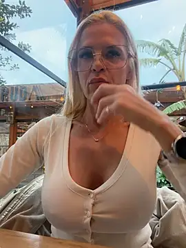 Reyna63 webcam