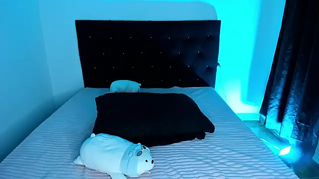 HayleyRoss_ webcam