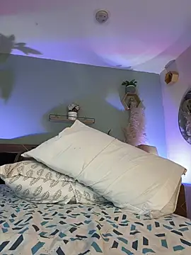 YariRose webcam