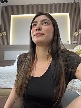 evelyn_hills webcam
