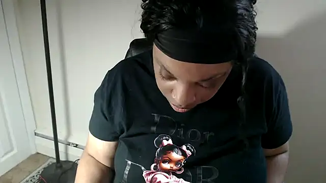 Sexymona1218 webcam