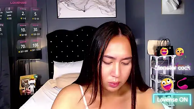 HOTTESTCANDYTS live sex cam