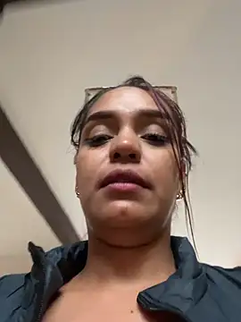 Sara-77 webcam