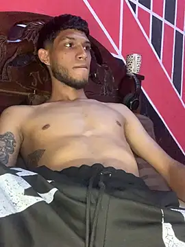 tanned_boy webcam