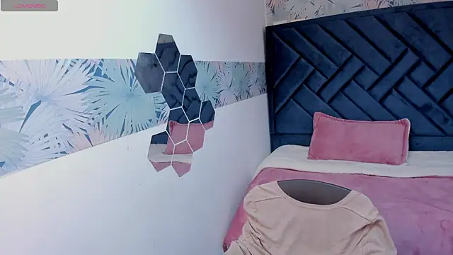 Valery_More__