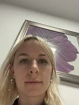 Naomi_Nocturn webcam